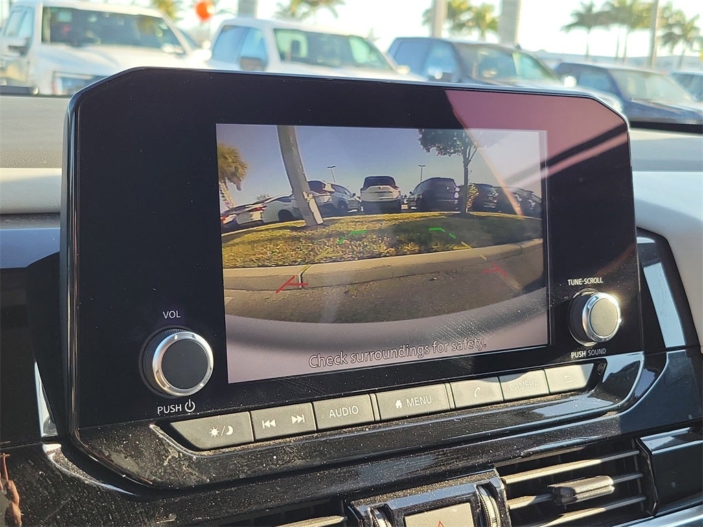 2023 Nissan Pathfinder SV