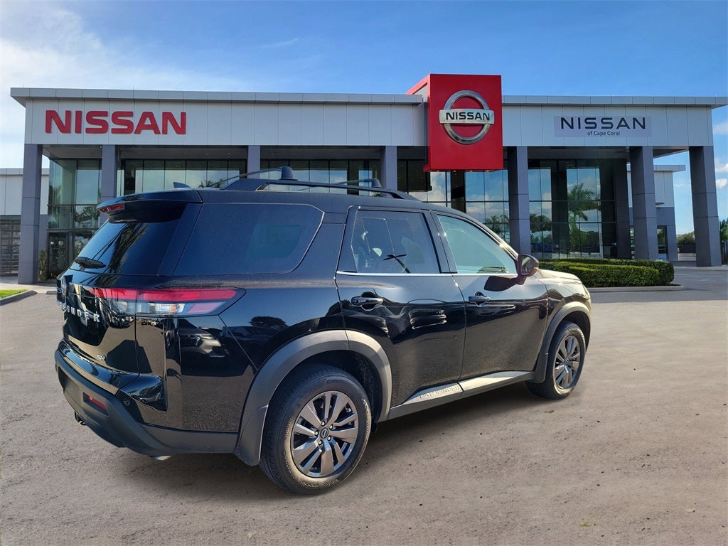 2023 Nissan Pathfinder SV