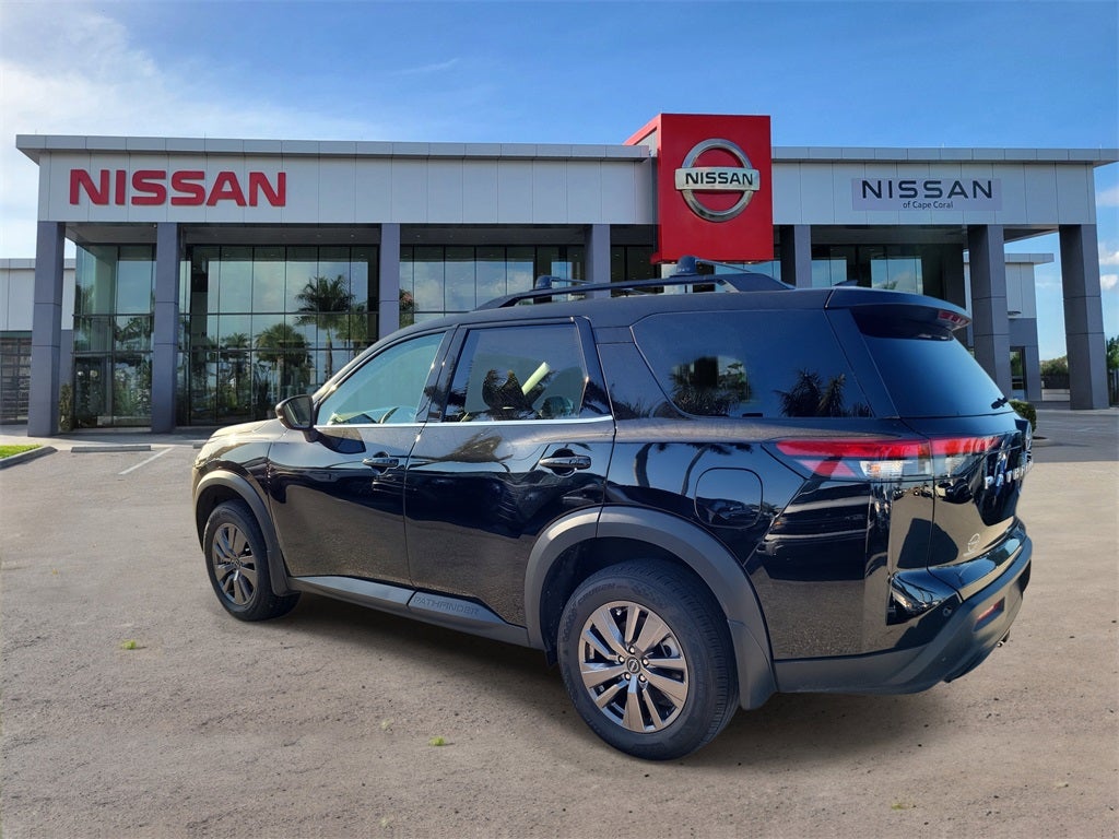 2023 Nissan Pathfinder SV