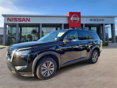 2023 Nissan Pathfinder SV