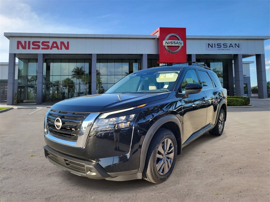 2023 Nissan Pathfinder SV