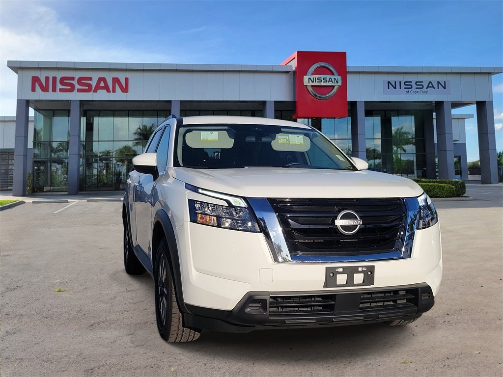 2025 Nissan Pathfinder SV