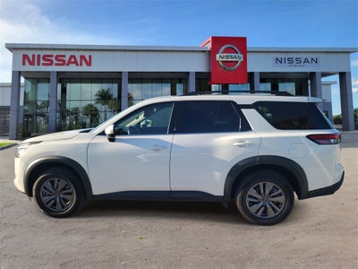 2025 Nissan Pathfinder SV