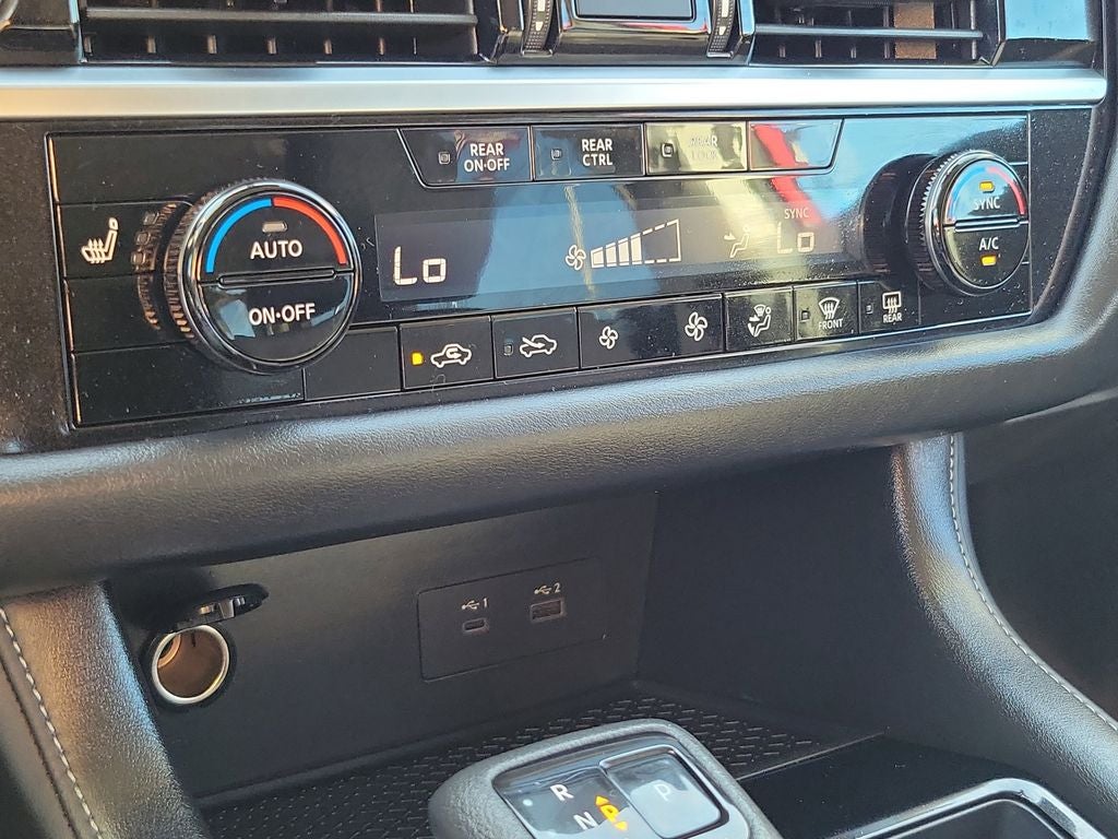 2024 Nissan Pathfinder SV