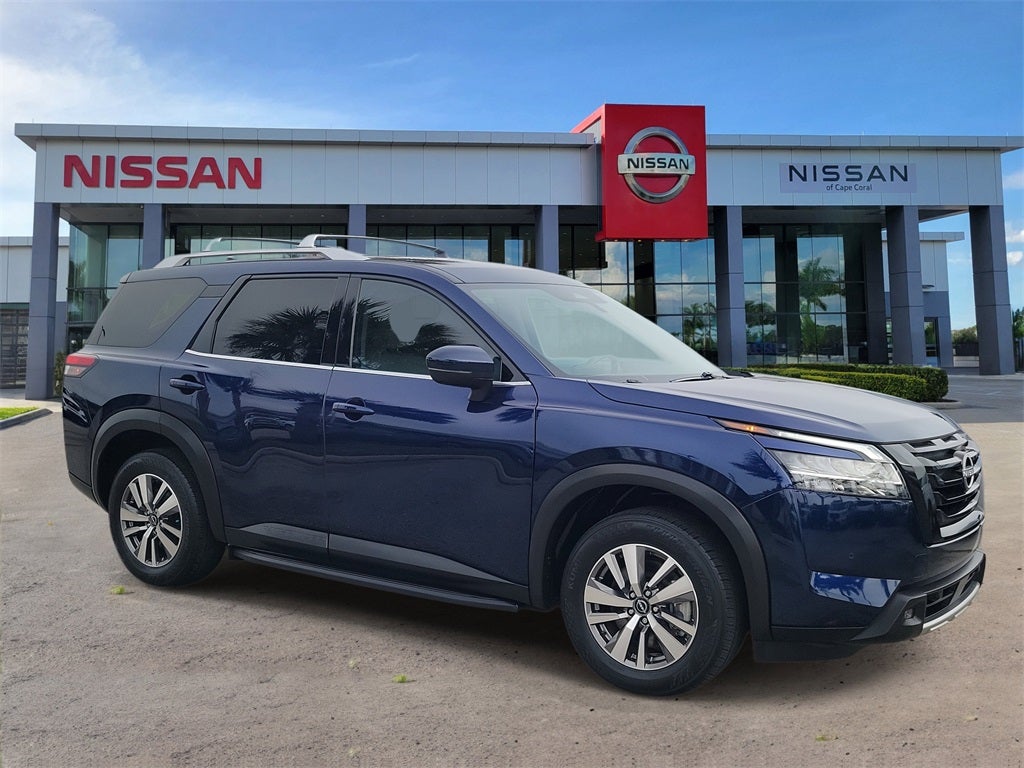 2023 Nissan Pathfinder SL