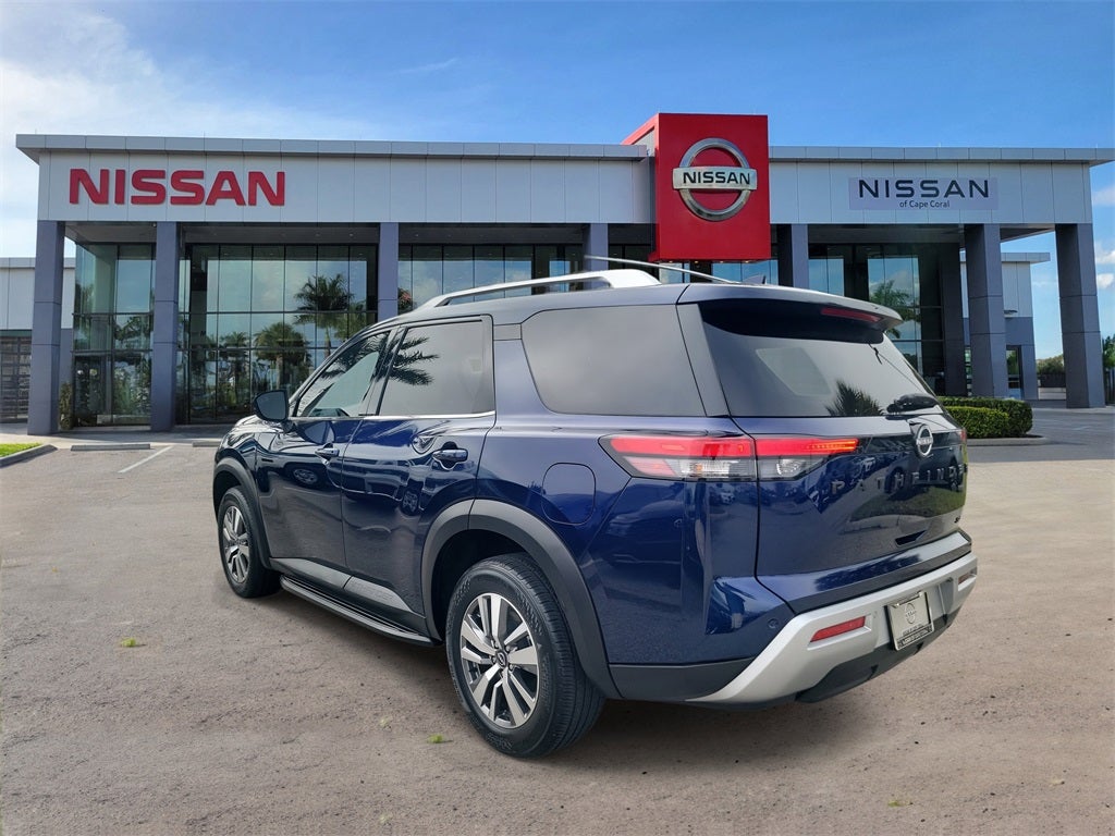 2023 Nissan Pathfinder SL
