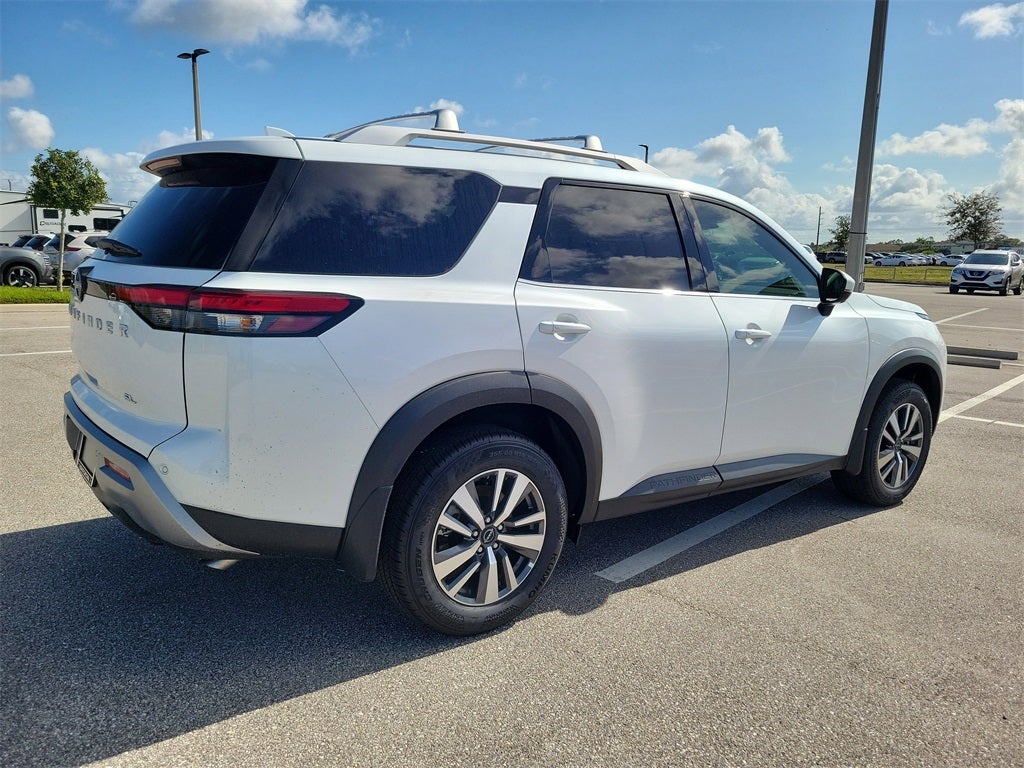 2025 Nissan Pathfinder SL