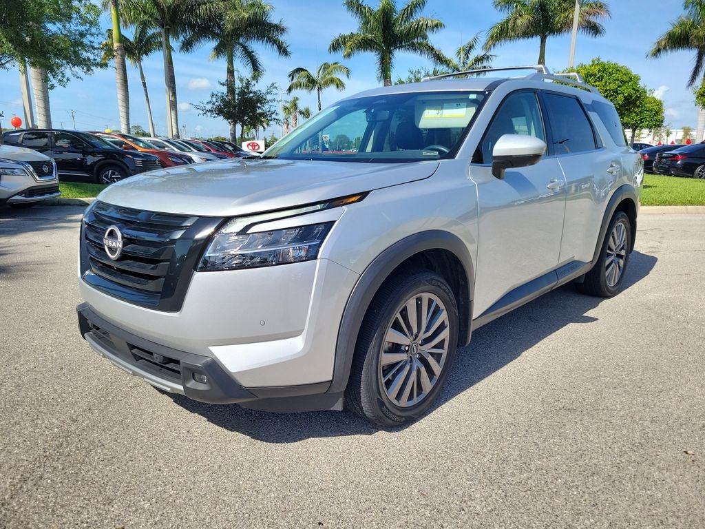 2023 Nissan Pathfinder SL