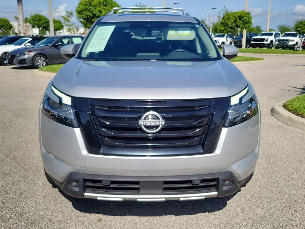 2023 Nissan Pathfinder SL