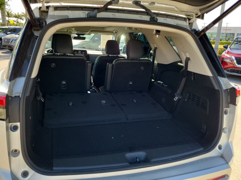 2023 Nissan Pathfinder SL