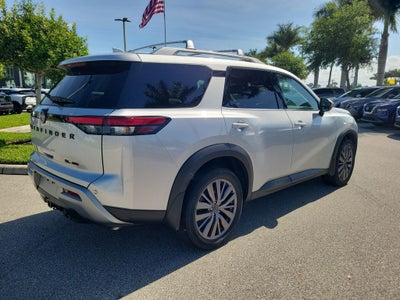 2023 Nissan Pathfinder SL