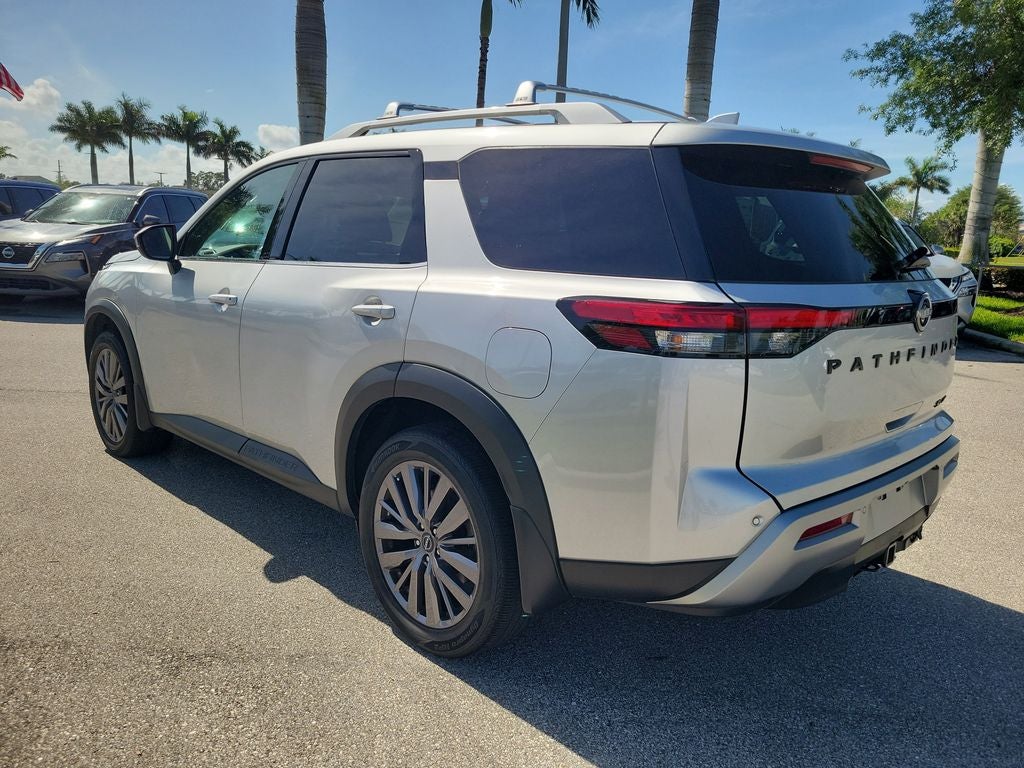 2023 Nissan Pathfinder SL