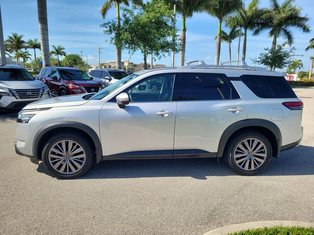 2023 Nissan Pathfinder SL