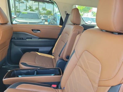 2025 Nissan Pathfinder Platinum