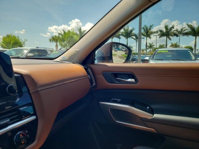 2025 Nissan Pathfinder Platinum
