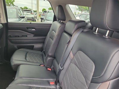 2024 Nissan Pathfinder Platinum