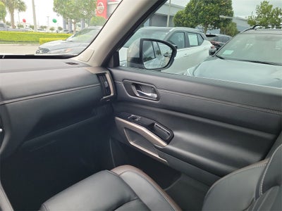 2024 Nissan Pathfinder Platinum