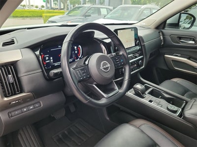 2024 Nissan Pathfinder Platinum