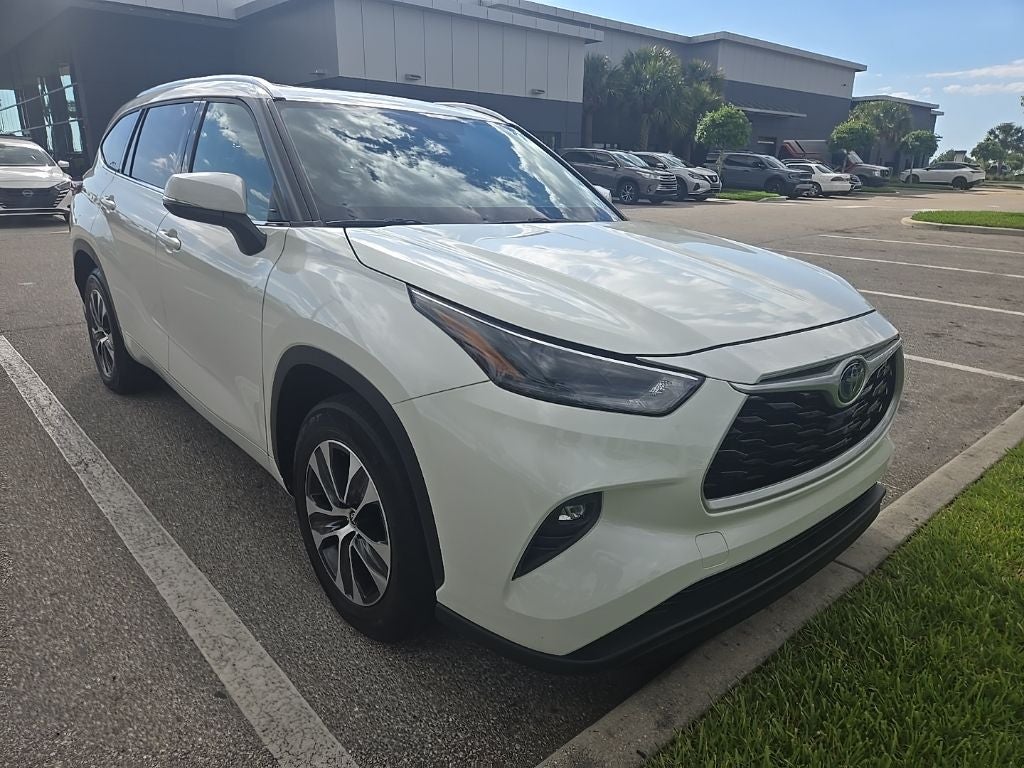 2021 Toyota Highlander Hybrid XLE