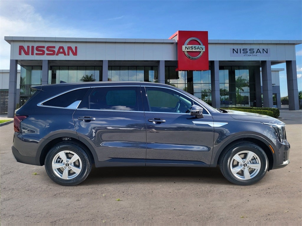 2025 Kia Sorento LX