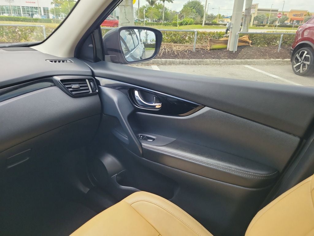 2022 Nissan Rogue Sport SV