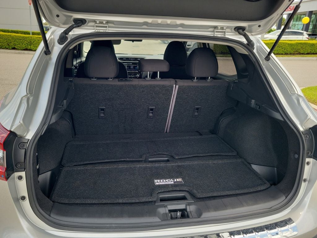 2022 Nissan Rogue Sport SV