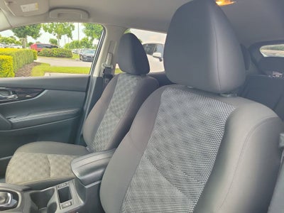 2022 Nissan Rogue Sport SV