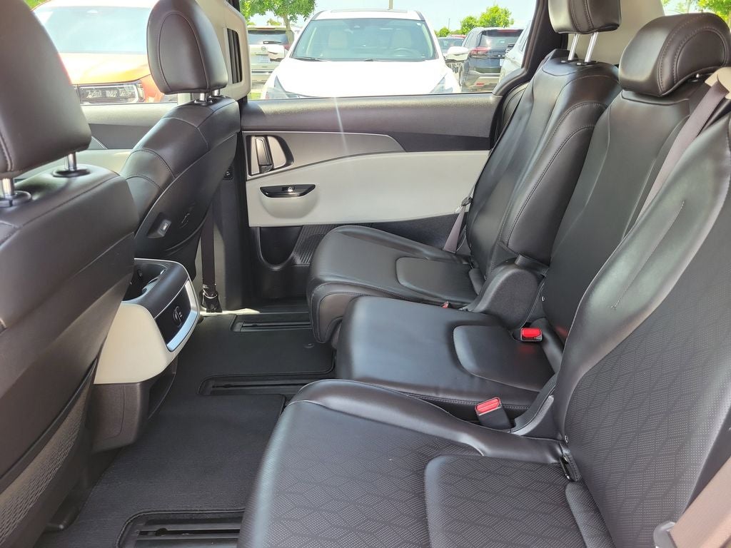 2024 Kia Carnival LX