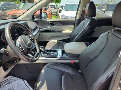 2024 Kia Carnival LX