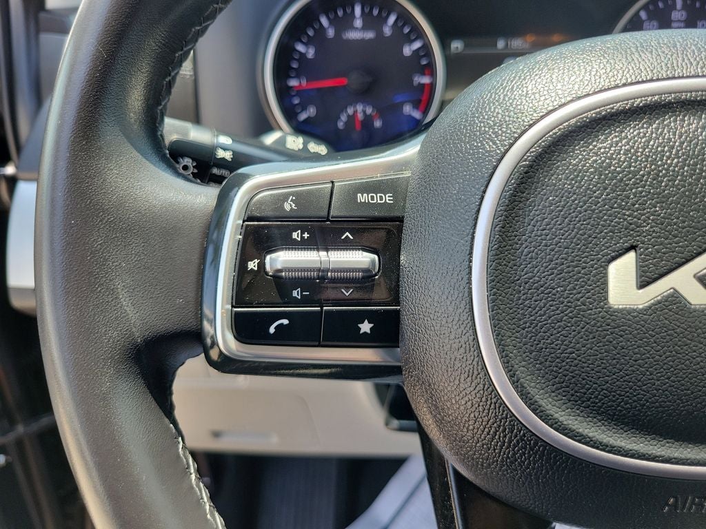 2024 Kia Carnival LX