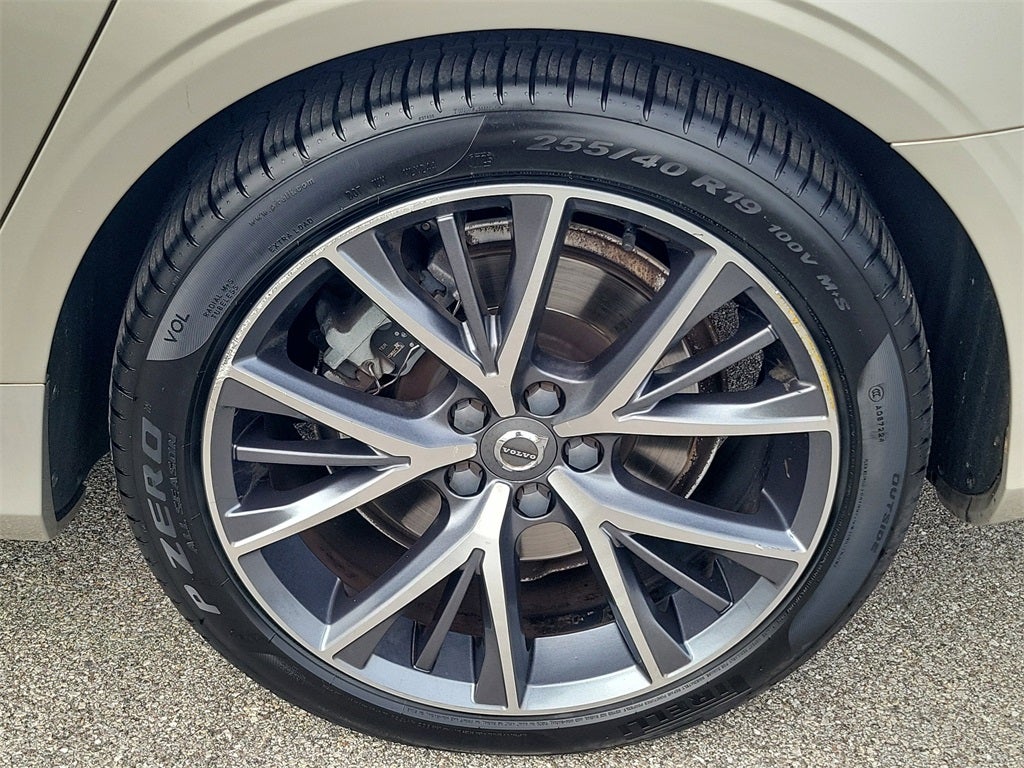 2018 Volvo S90 T6 Momentum