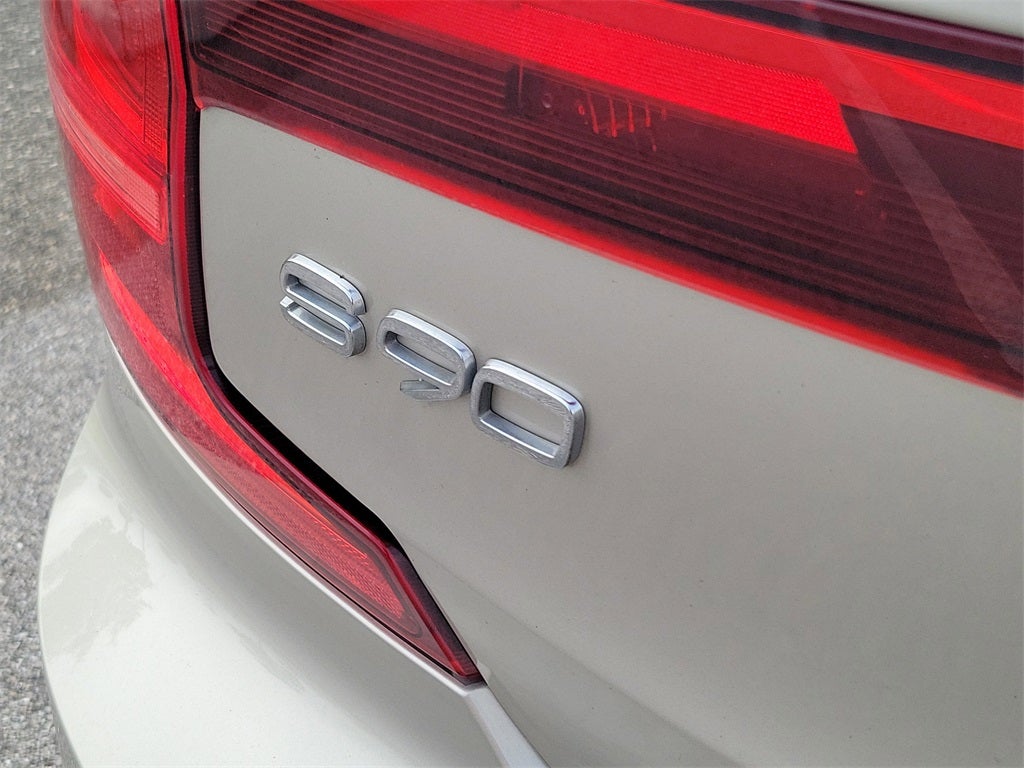 2018 Volvo S90 T6 Momentum