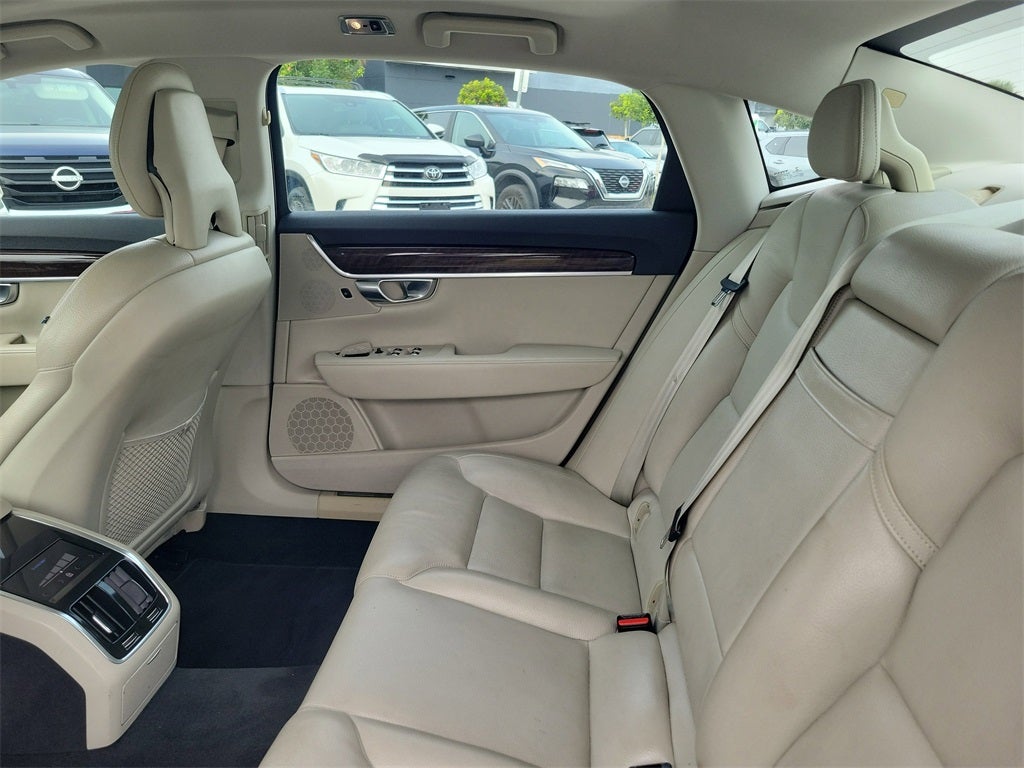 2018 Volvo S90 T6 Momentum