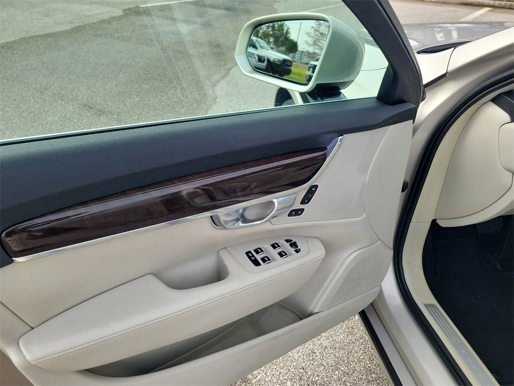 2018 Volvo S90 T6 Momentum