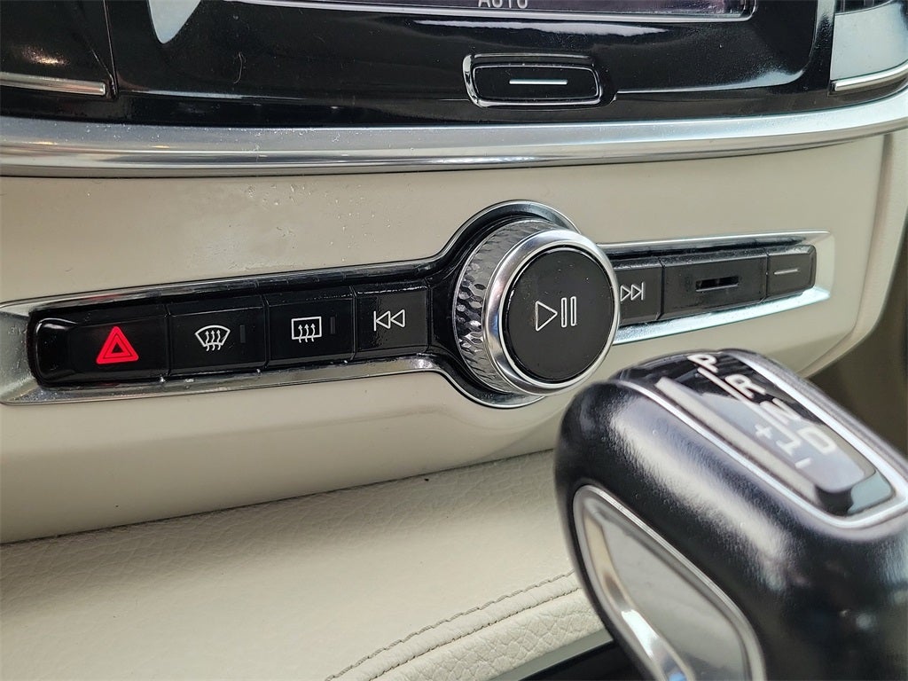 2018 Volvo S90 T6 Momentum