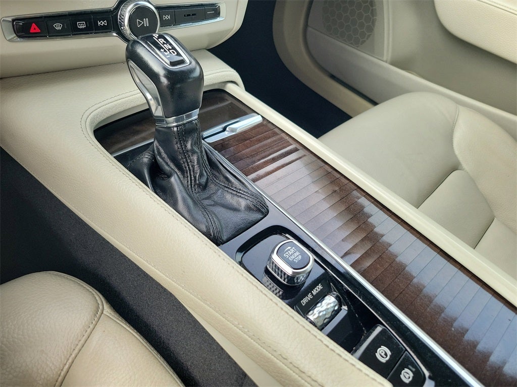 2018 Volvo S90 T6 Momentum