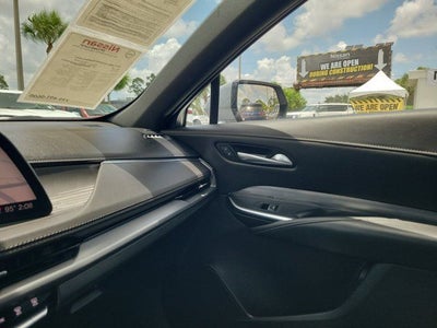 2025 Cadillac XT4 Premium Luxury