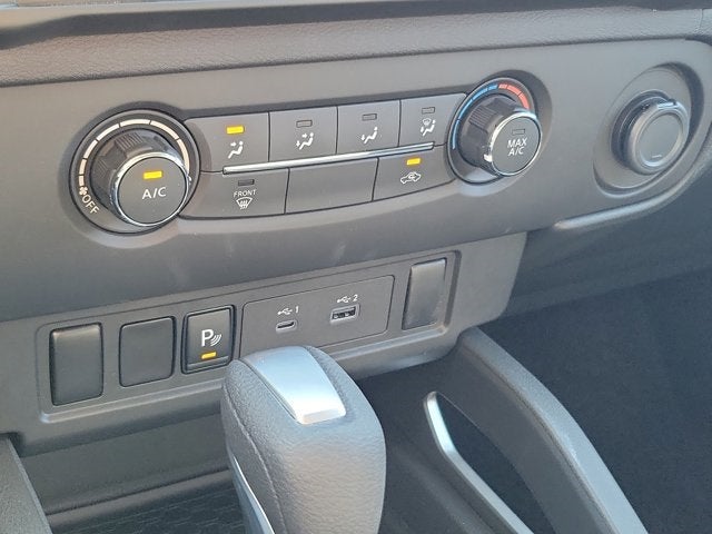 2025 Nissan Frontier SV