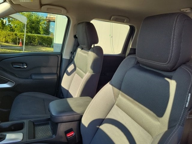 2024 Nissan Frontier SV