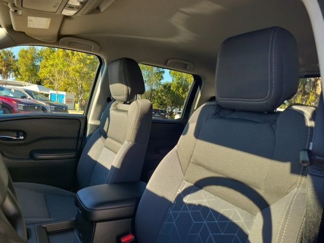 2025 Nissan Frontier SV