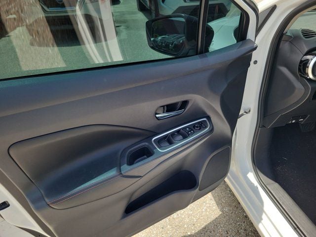 2023 Nissan Versa 1.6 SR