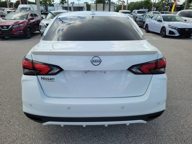 2023 Nissan Versa 1.6 SR