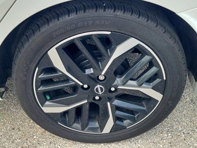 2023 Nissan Versa 1.6 SR