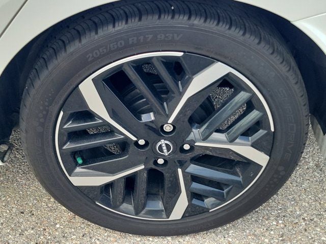 2023 Nissan Versa 1.6 SR