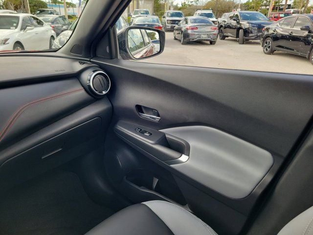 2021 Nissan Kicks SR