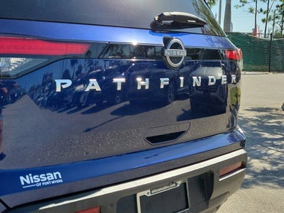 2025 Nissan Pathfinder SV