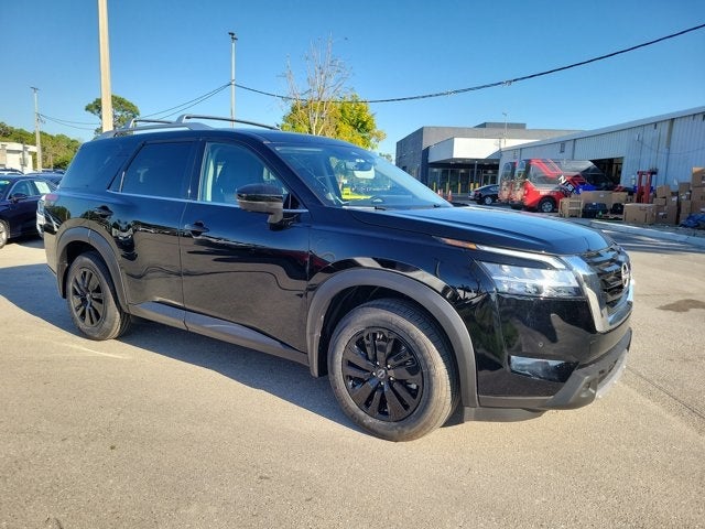 2024 Nissan Pathfinder SL