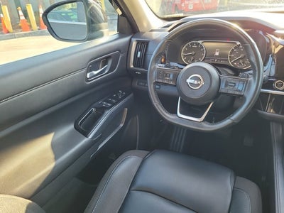 2024 Nissan Pathfinder SL