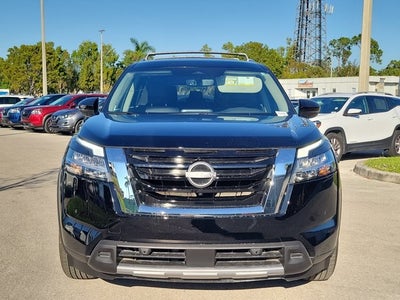 2024 Nissan Pathfinder SL