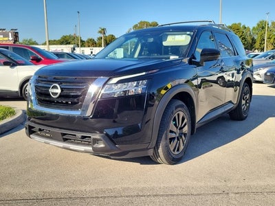 2024 Nissan Pathfinder SL